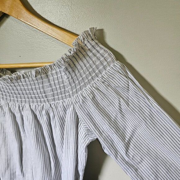 NWT EXPRESS PINSTRIPE BOATNECK SMOCKED/OFF SHOULDER BELTED SHORT DRESS SMALL - Picture 3 of 15